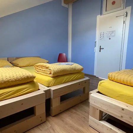 Pardo Bar Guest house *